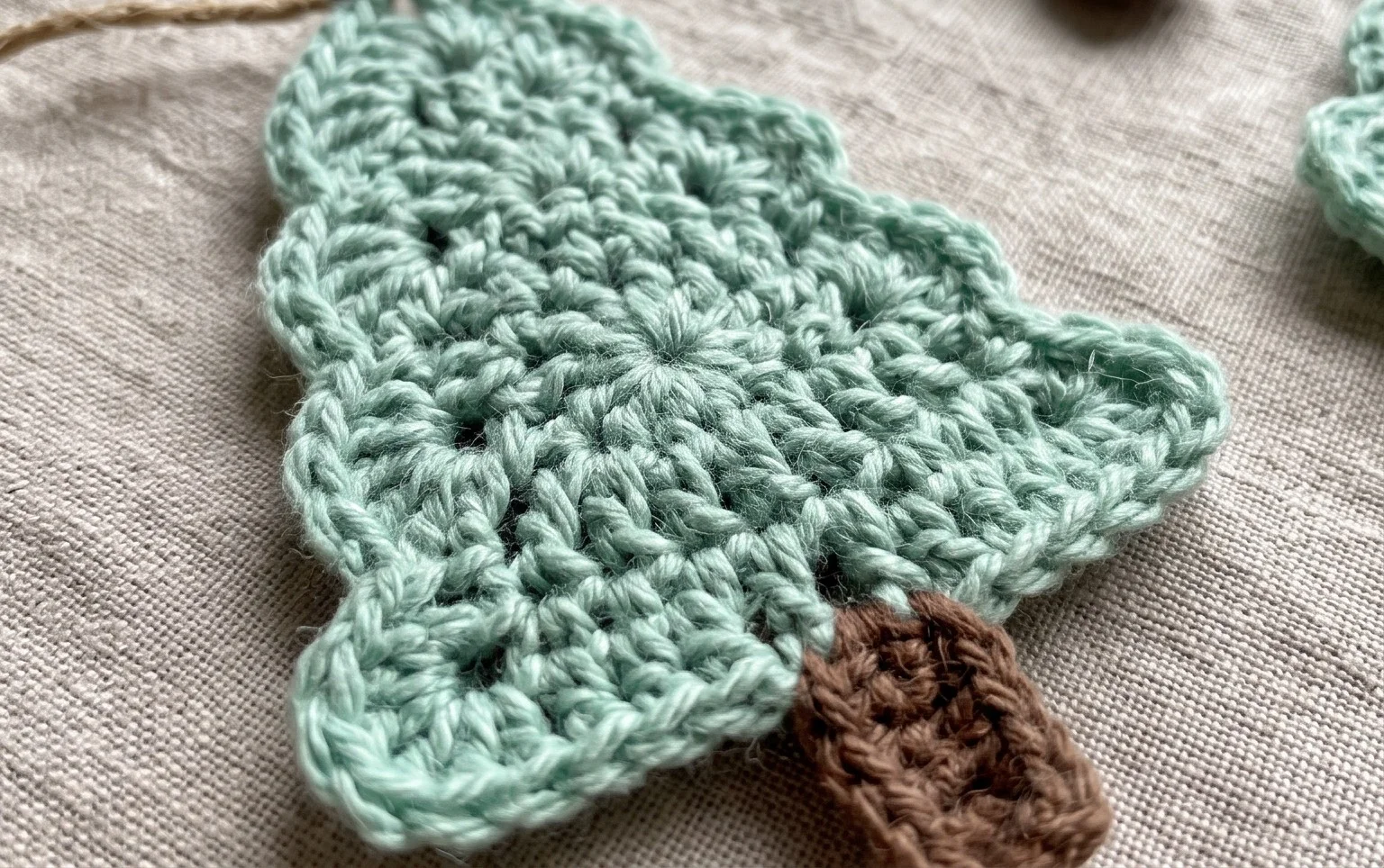 Crochet Christmas Tree Garland - Free Pattern